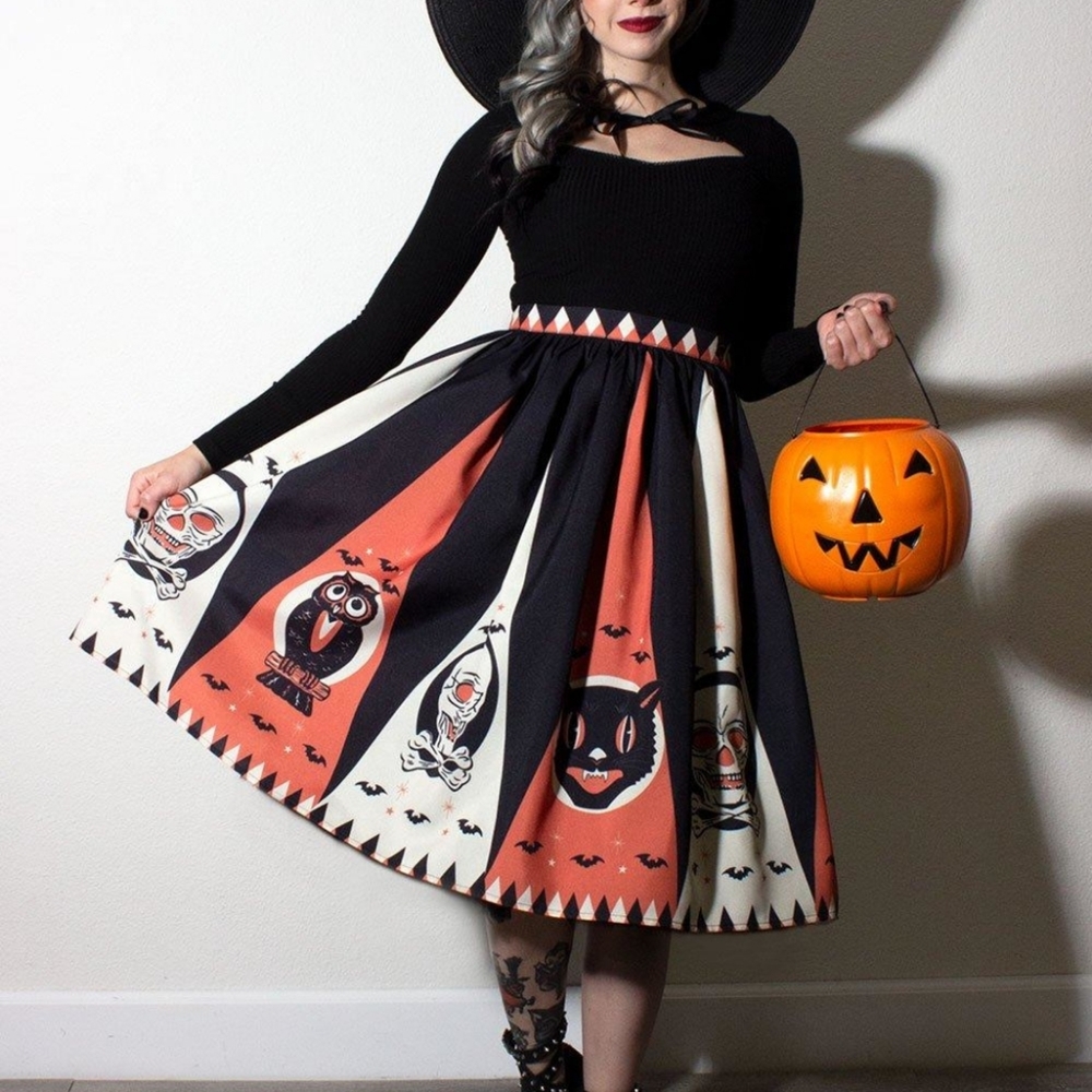 Oblong Box Halloween skirt nwot